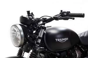 Triumph Bonneville T120 Headlight image