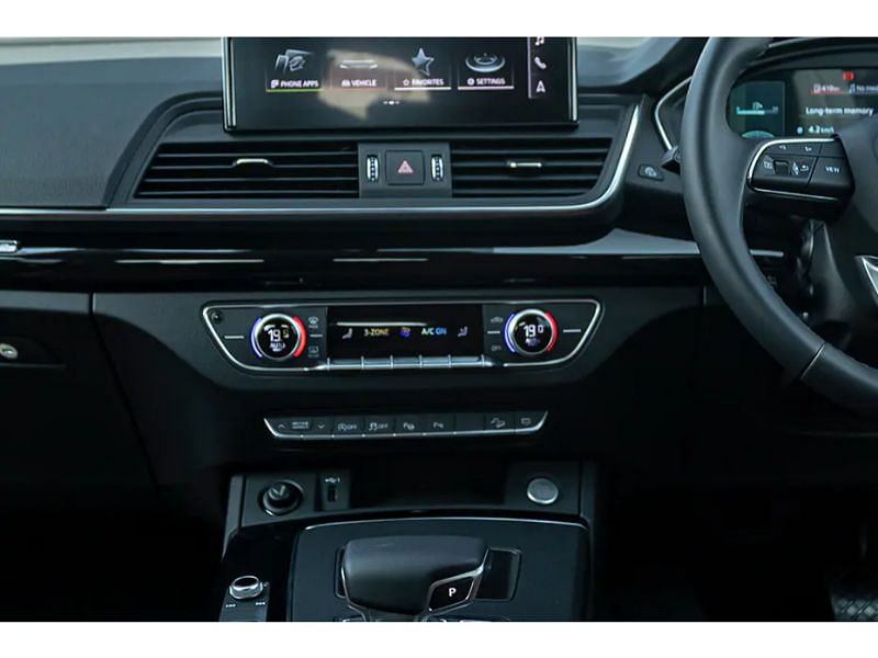 Audi Q5 Audio System image