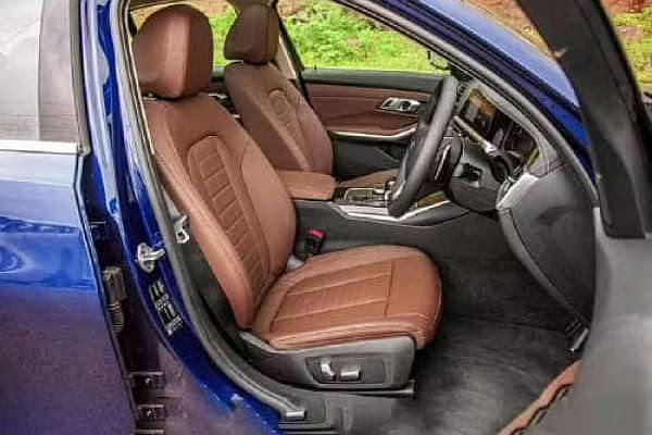 BMW 3-Series Front Seat image