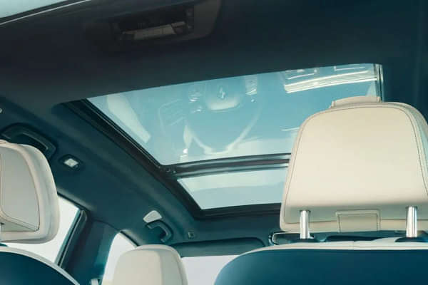 BMW X7 Sunroof image