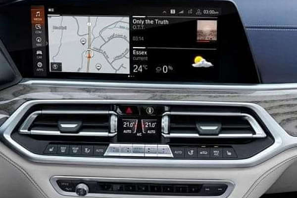 BMW X7 Touchscreen image