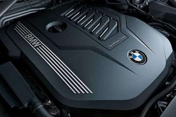 BMW X7 Engine image