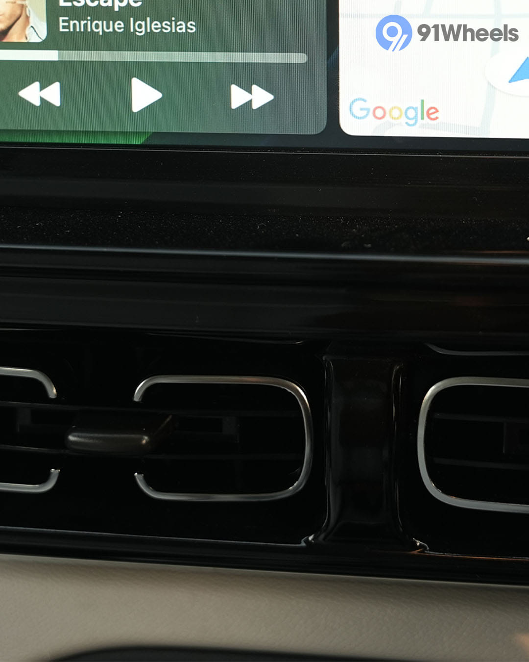 Dashboard & Front Cabin - 3