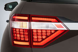 Hyundai Alcazar Tail Light image