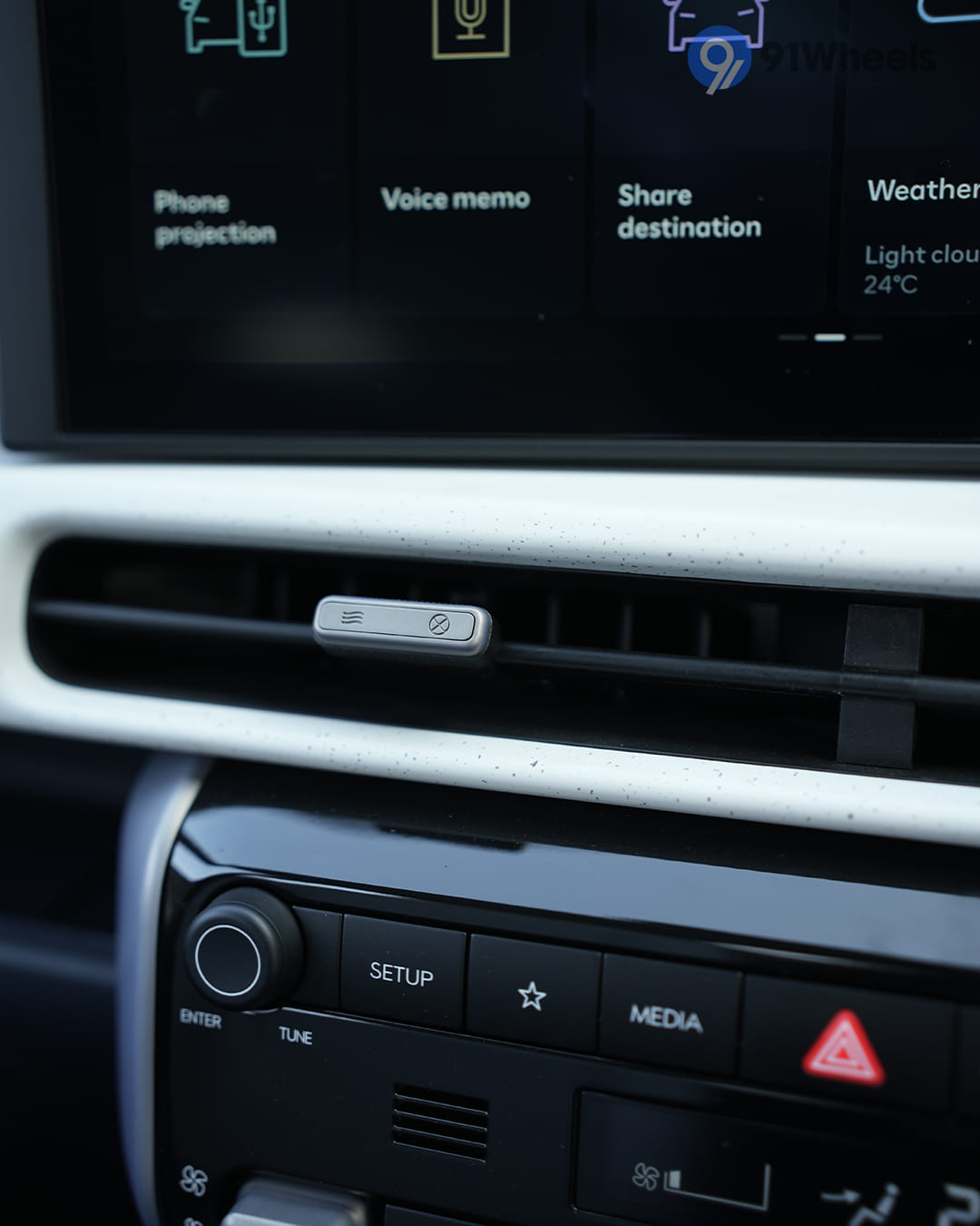 Dashboard & Front Cabin - 3