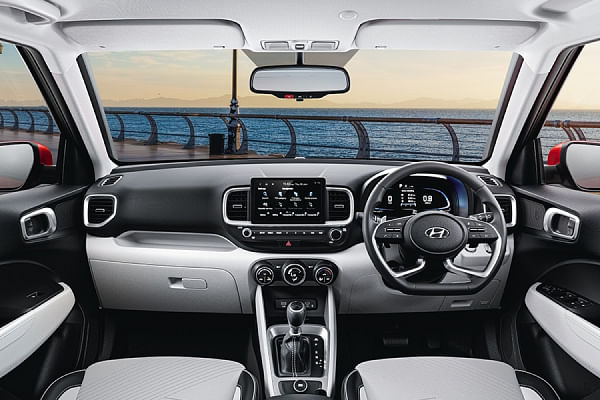 Hyundai Venue Steering Controls image