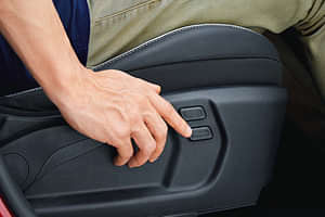 Hyundai Venue 2022 Front Seat Adjustment image