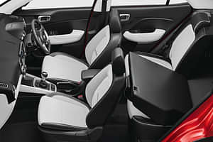 Hyundai Venue 2022 Front Seat image