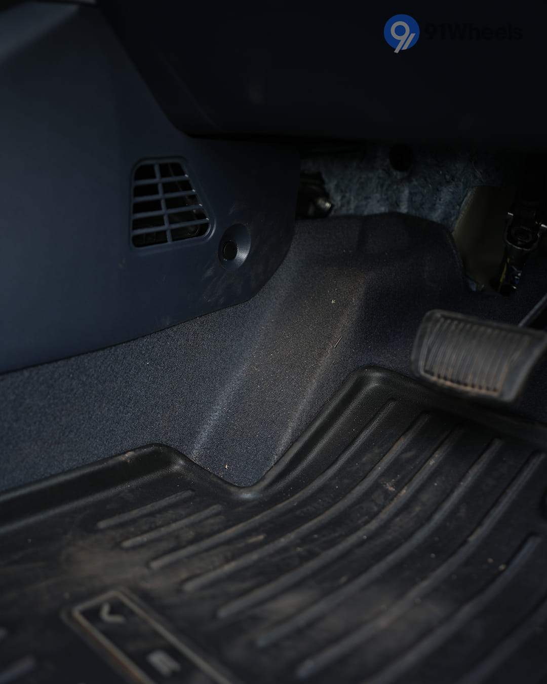 Driver Controls - 10