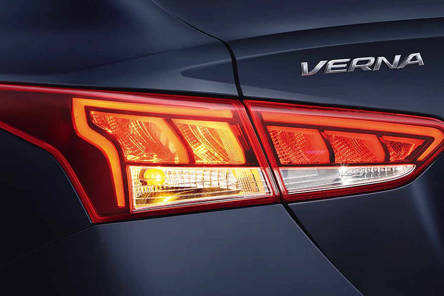 Hyundai Verna Tail Light image