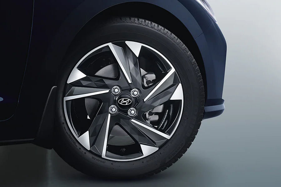 Hyundai Verna Wheels image