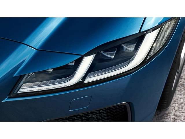 Jaguar XF Headlight image