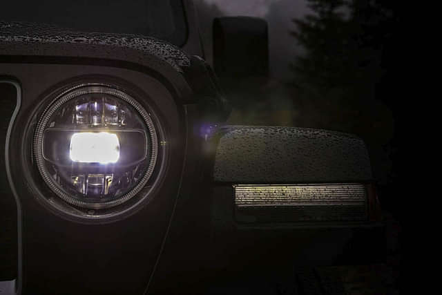 Jeep Wrangler Headlight image