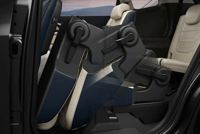 KIA Carens Front Seat Adjustment image