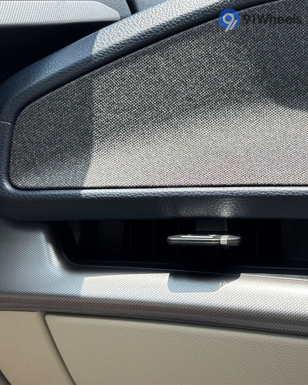 Dashboard & Front Cabin - 3