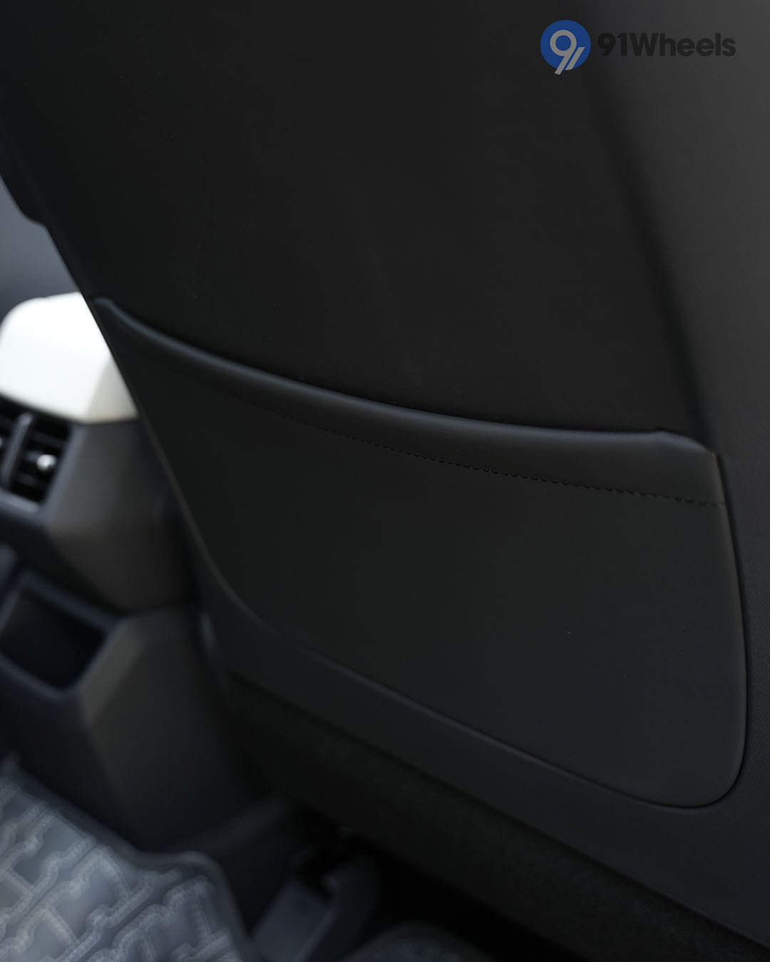 Seats & Cabin Comfort - 7