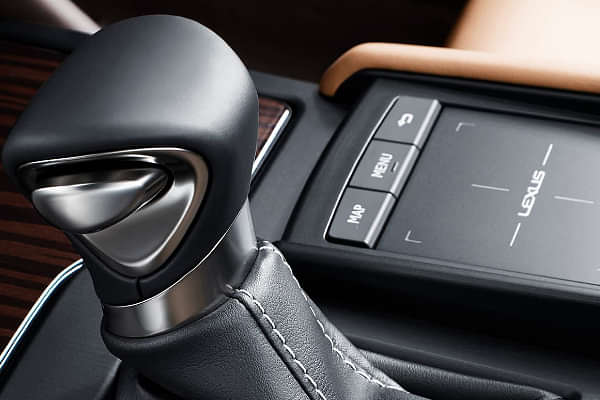 Lexus ES Gear Lever image