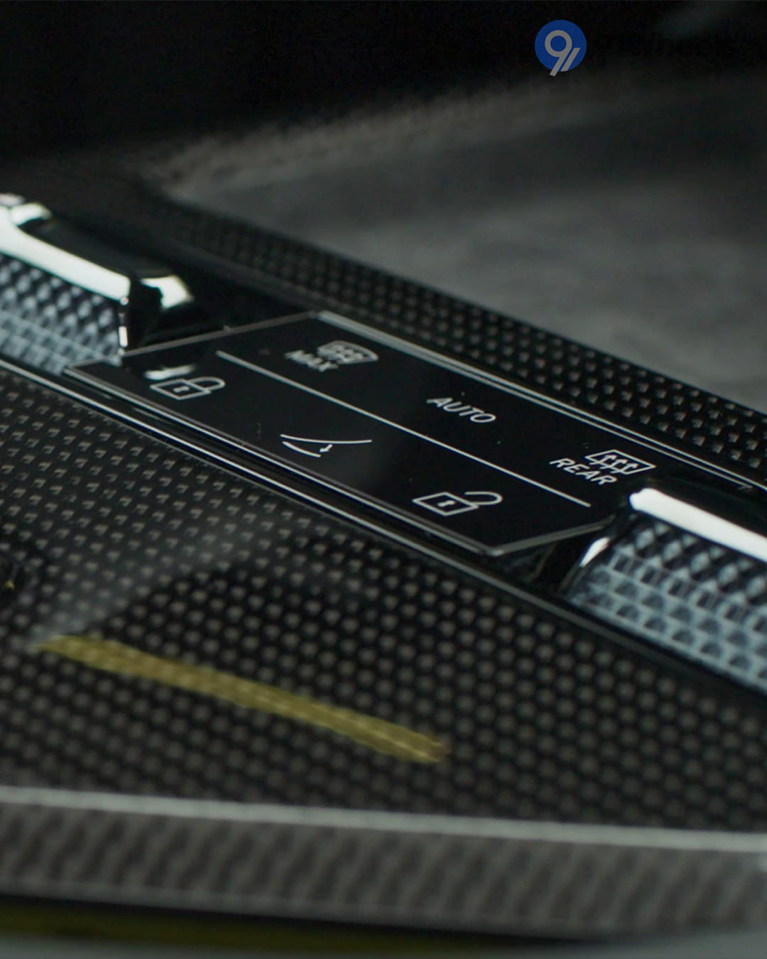 Dashboard & Front Cabin - 1