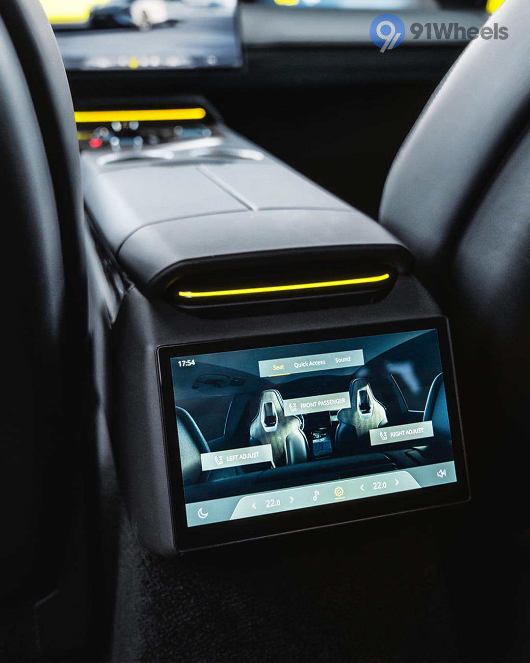 Infotainment & Charging - 1