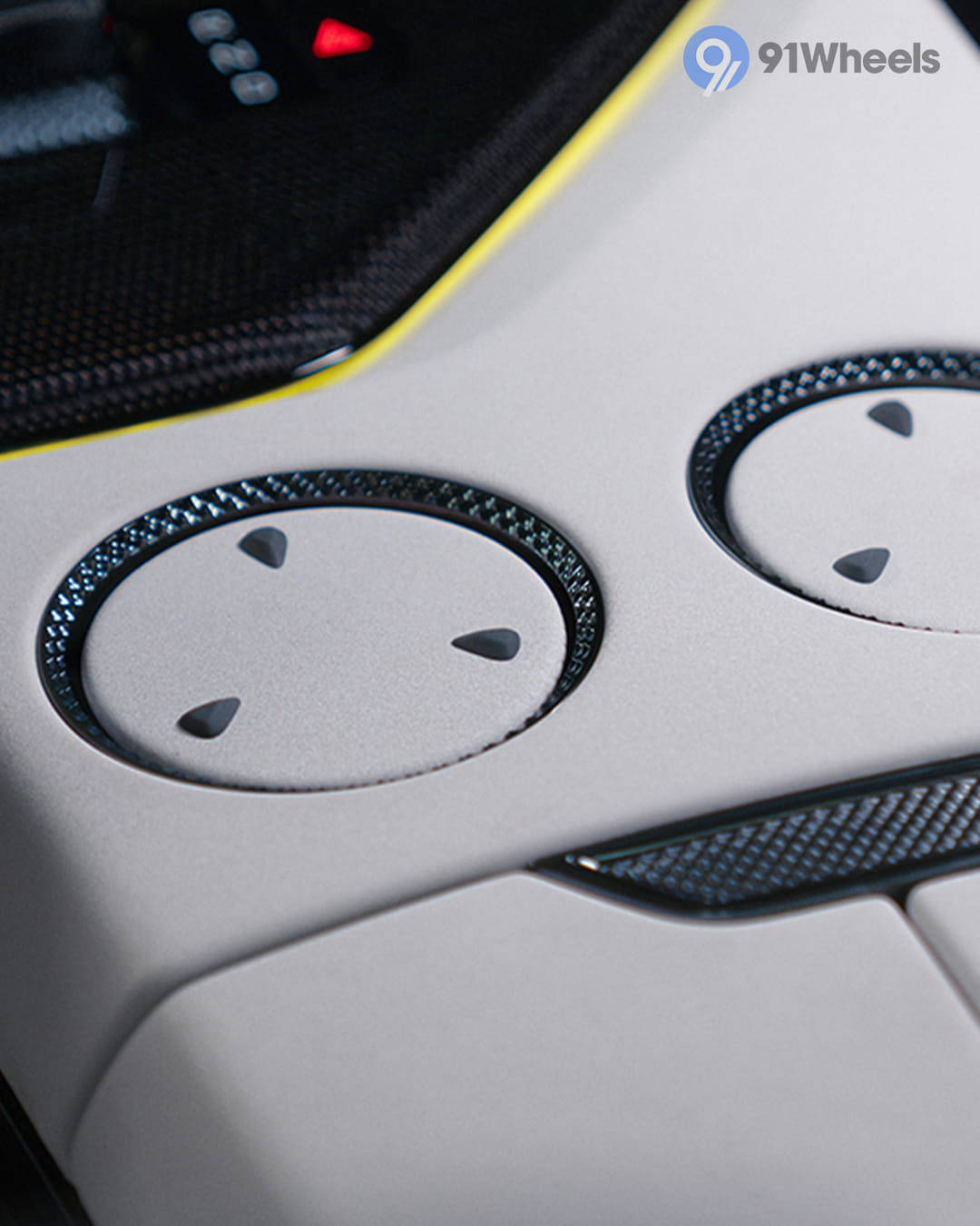 Dashboard & Front Cabin - 5