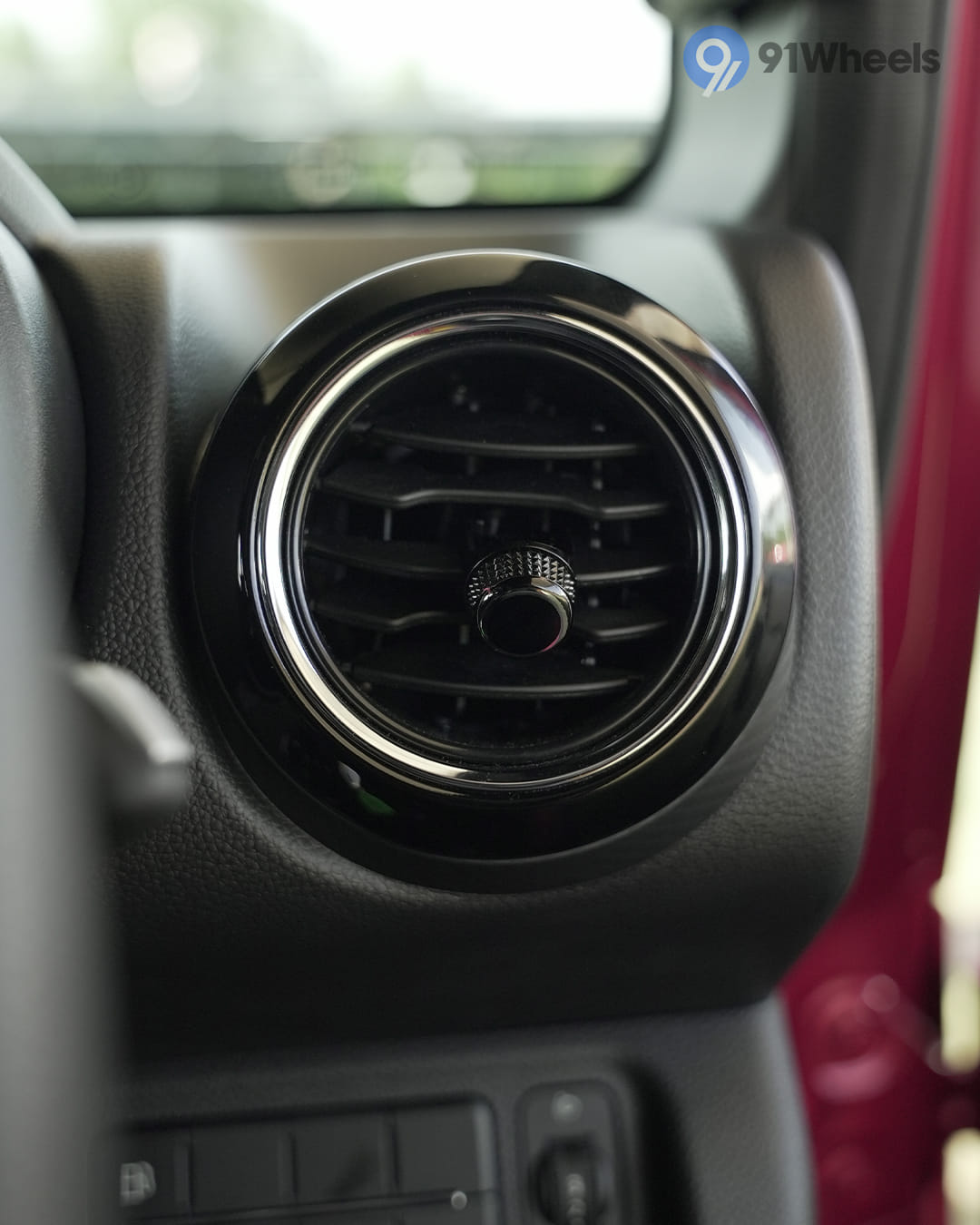 Dashboard & Front Cabin - 5