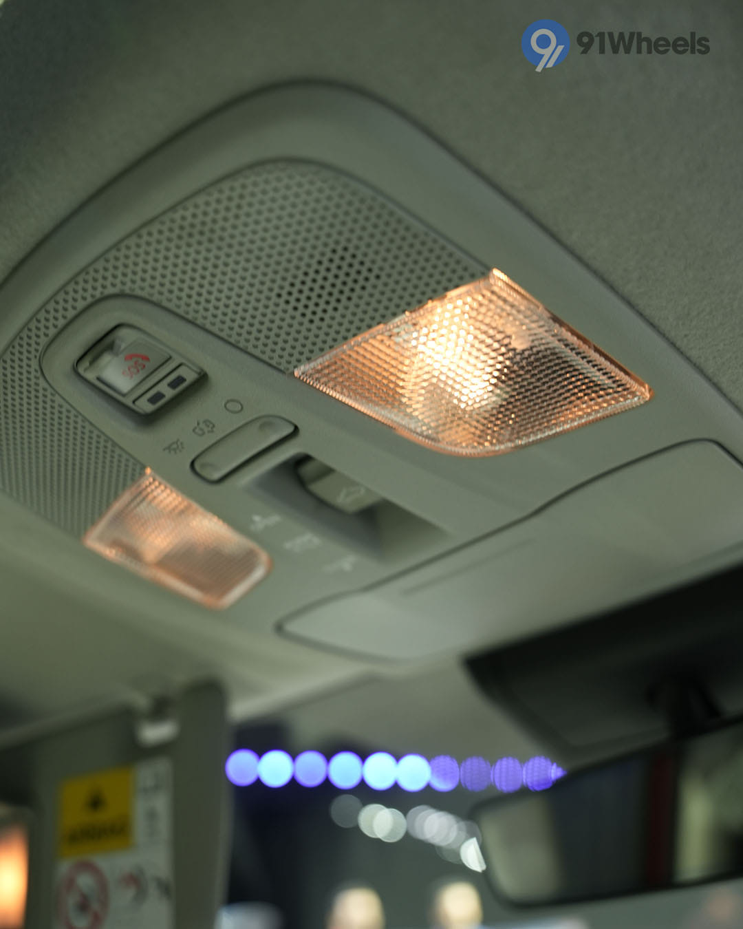 Infotainment & Charging - 4