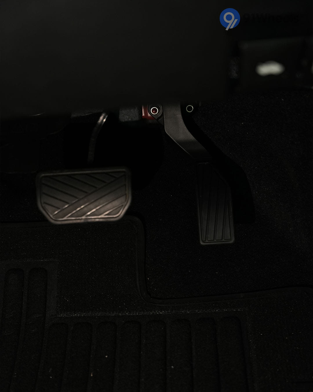 Driver Controls - 10