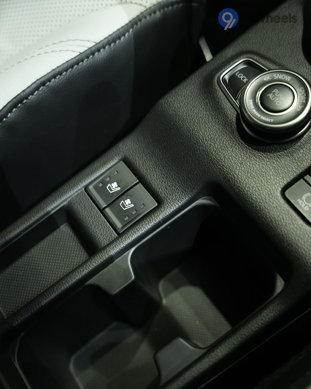 Dashboard & Front Cabin - 1