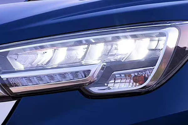 Maruti Suzuki XL6 Headlight image
