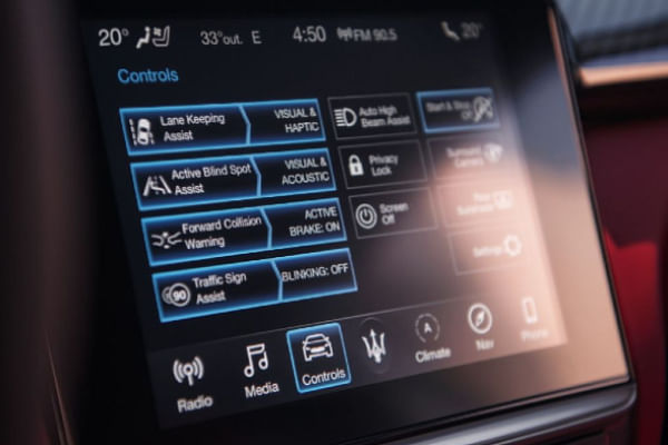 Maserati Quattroporte Touchscreen image