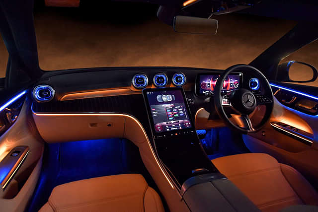 Mercedes-Benz C-Class 2022 Steering Controls image