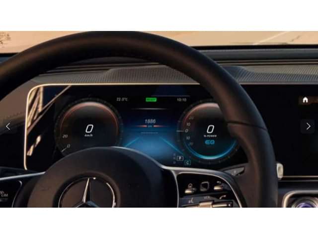 Mercedes-Benz EQC Speedometer Console image