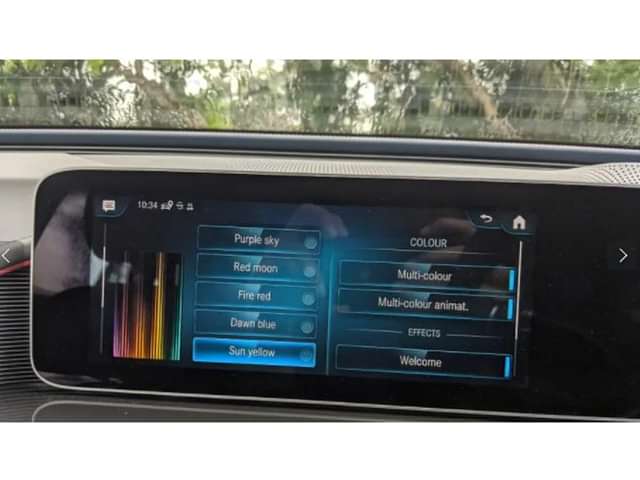 Mercedes-Benz EQC Touchscreen image