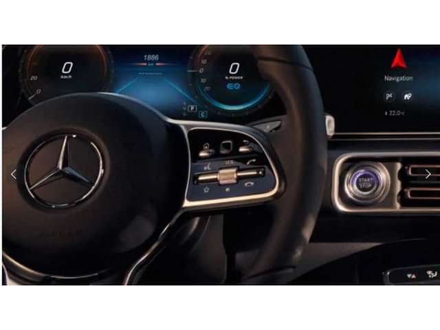 Mercedes-Benz EQC Steering Controls image