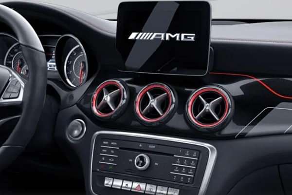 Mercedes-Benz GLA Center console image car image