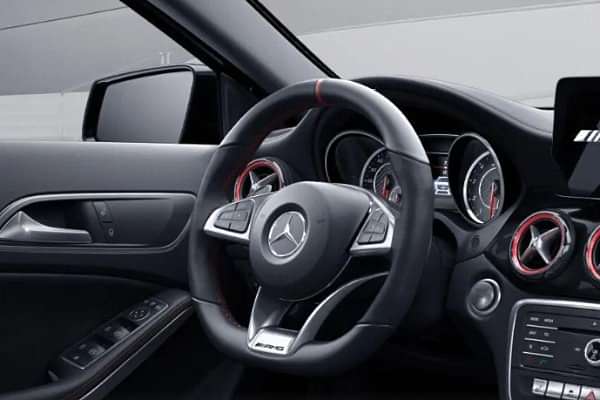 Mercedes-Benz GLA Steering wheel car image