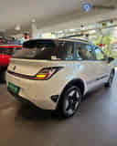 Right Rear Three Quarter