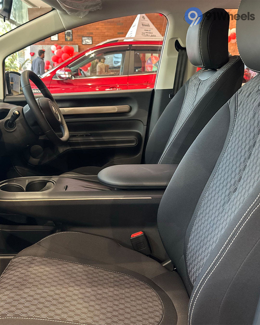 Seats & Cabin Comfort - 1 Seats & Cabin Comfort - 1