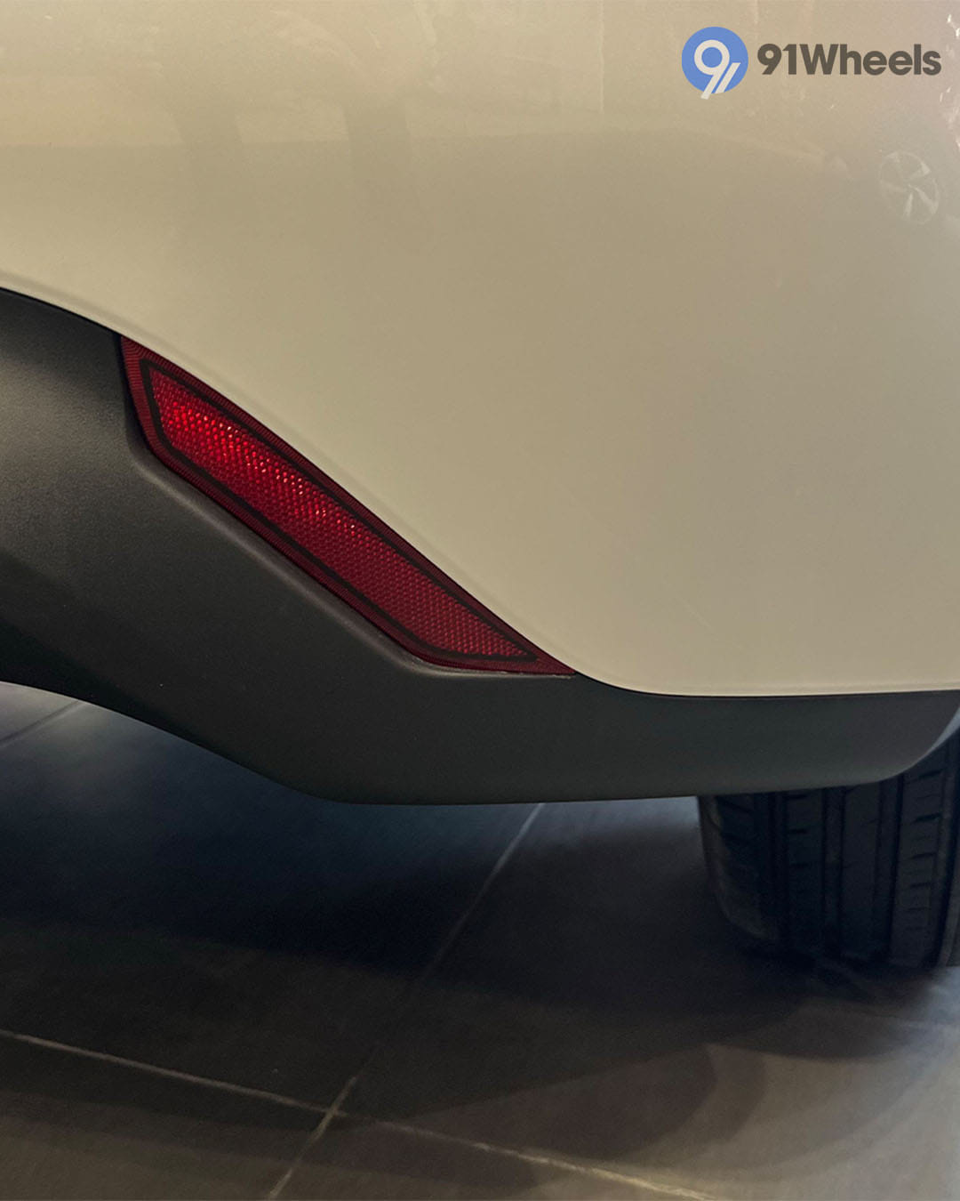 Headlights & Tail-lights - 6 Headlights & Tail-lights - 6