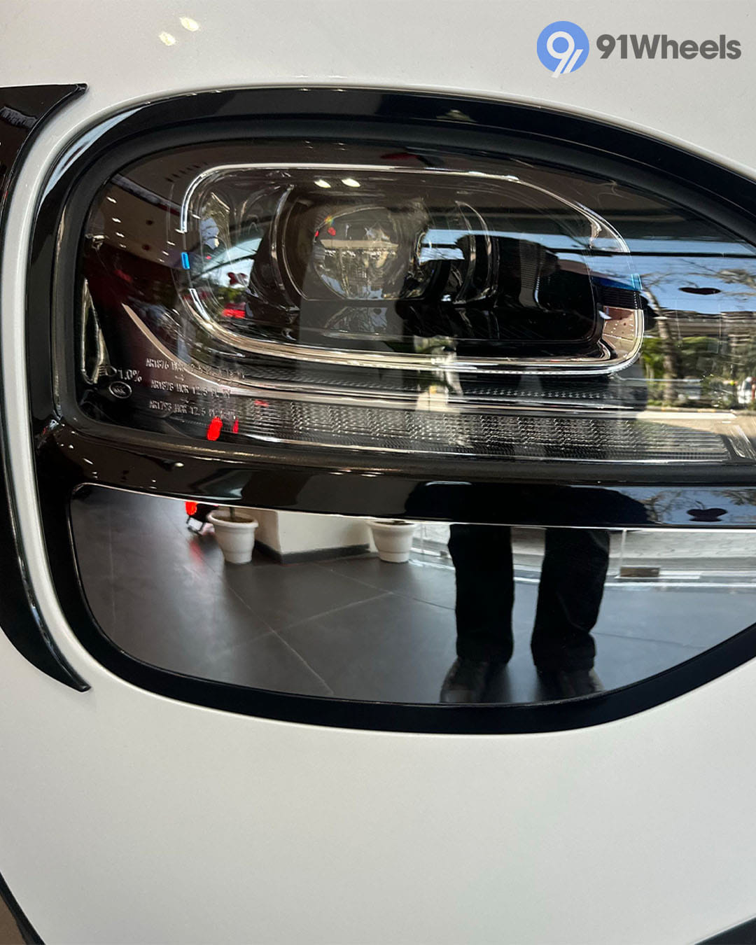 Headlights & Tail-lights - 1 Headlights & Tail-lights - 1