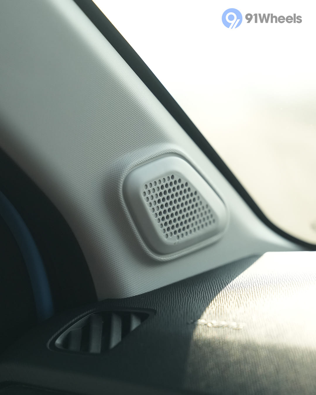 Infotainment & Charging - 1