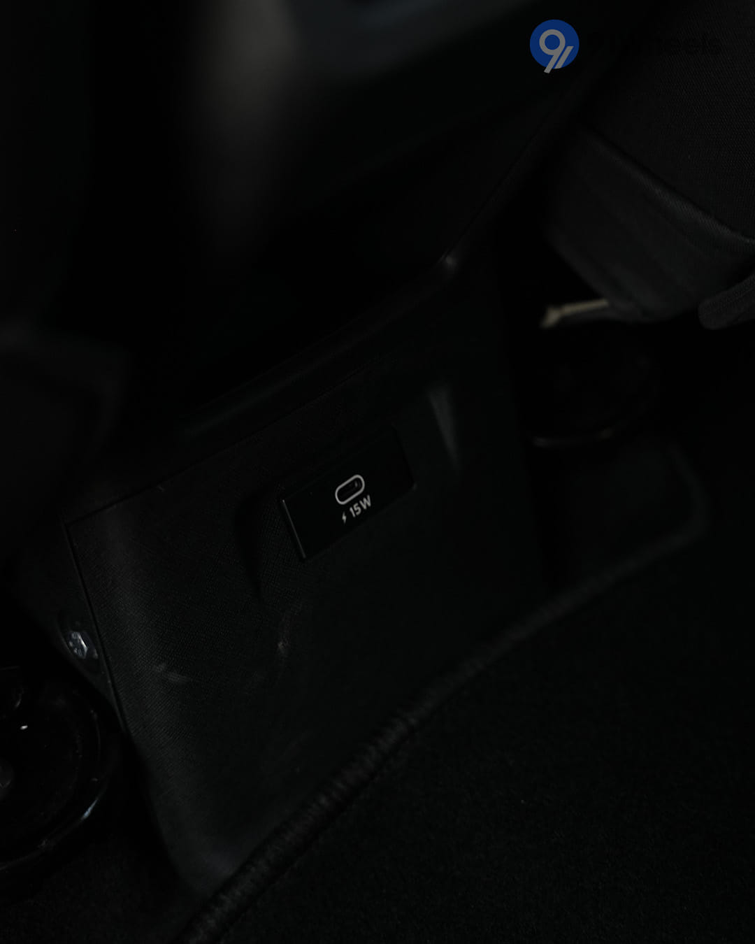 Infotainment & Charging - 2