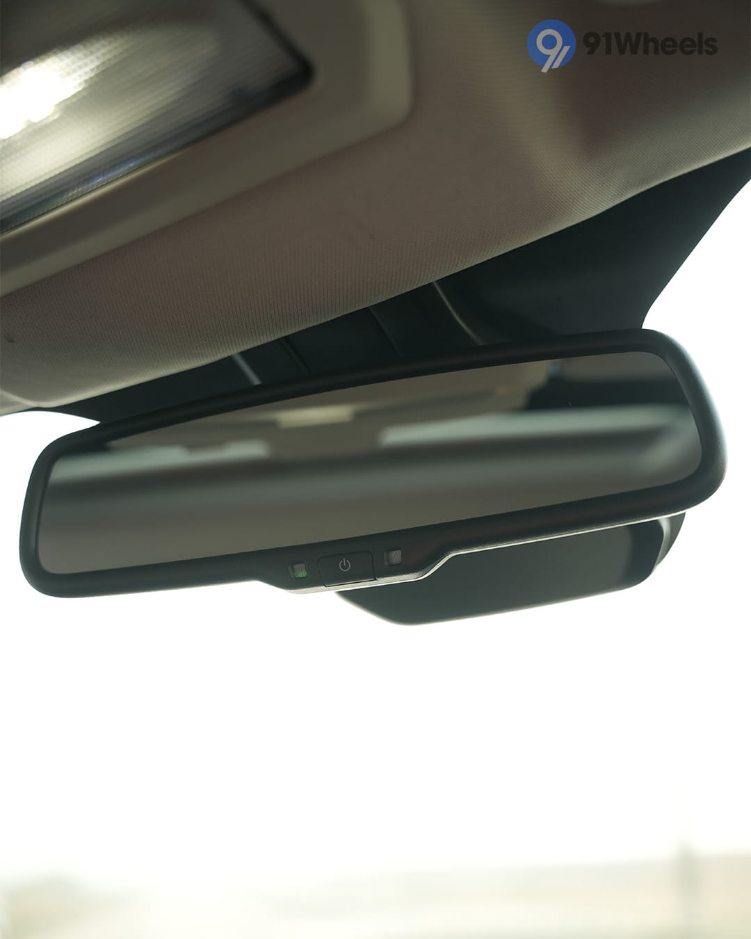 Dashboard & Front Cabin - 15