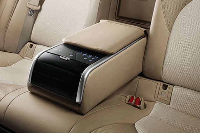 Toyota Camry Rear Arm-rest image