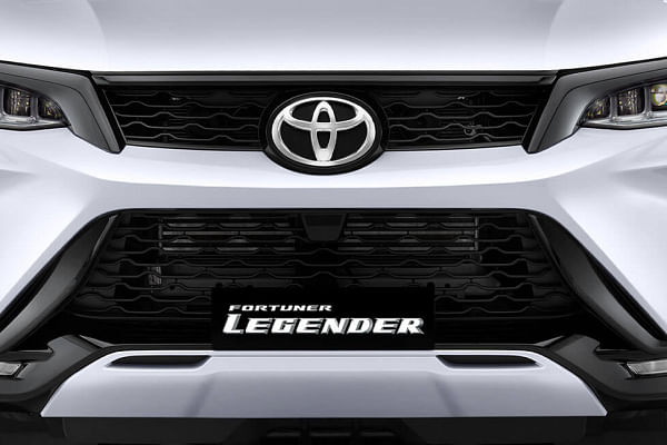 Toyota Fortuner Legender Others image