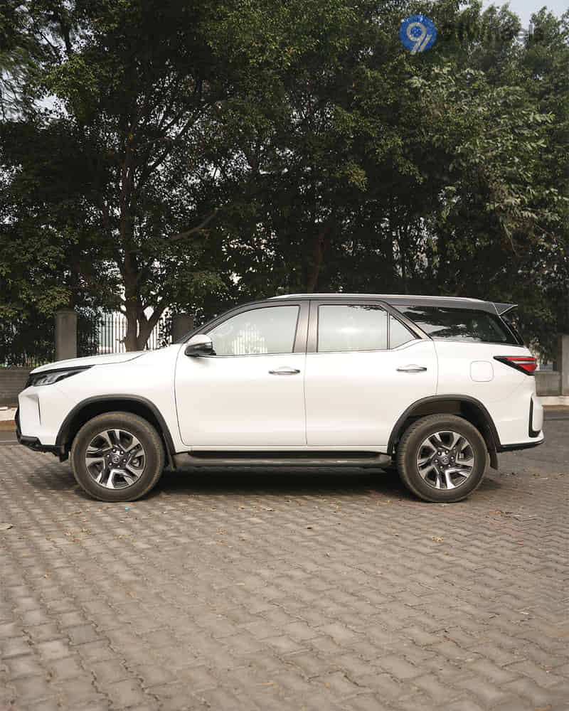 Toyota Fortuner Legender - Image 2