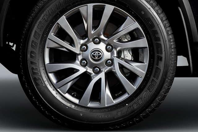 Toyota Fortuner Wheels image