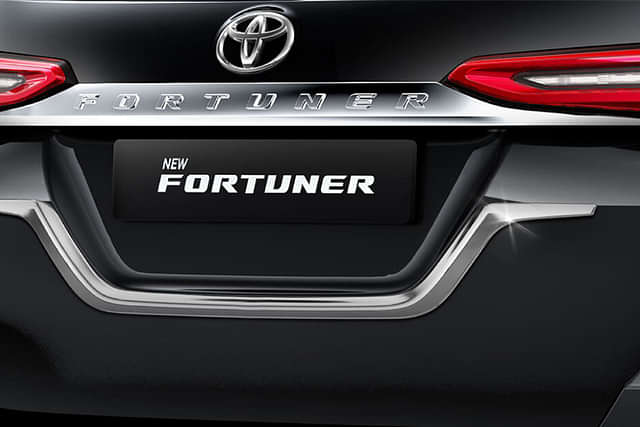 Toyota Fortuner Rear Profile image