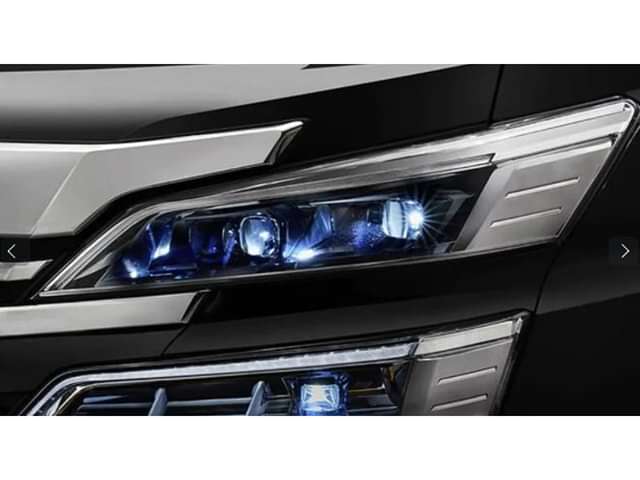 Toyota Vellfire Headlight image