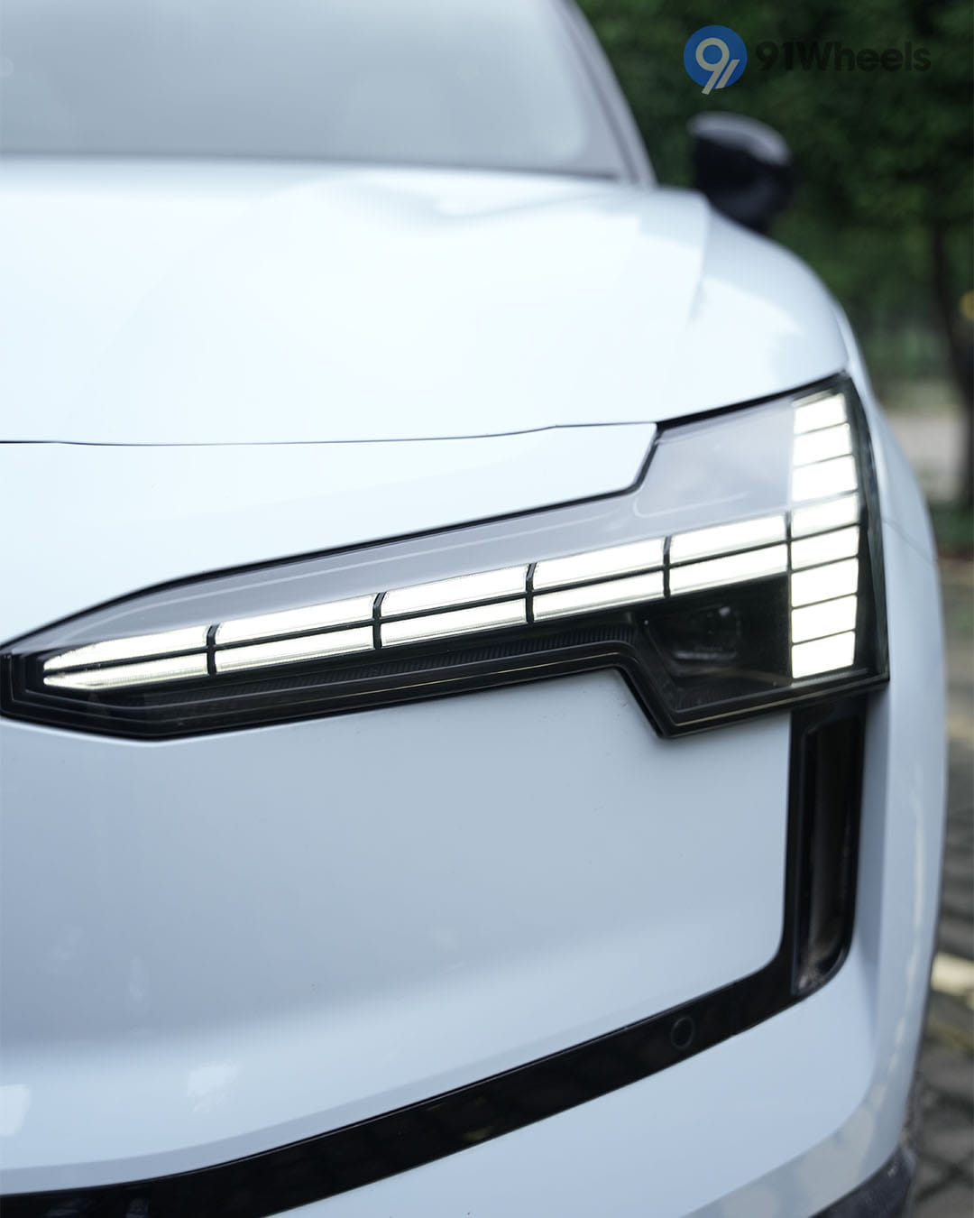 Headlights & Tail-lights - 5 Headlights & Tail-lights - 5